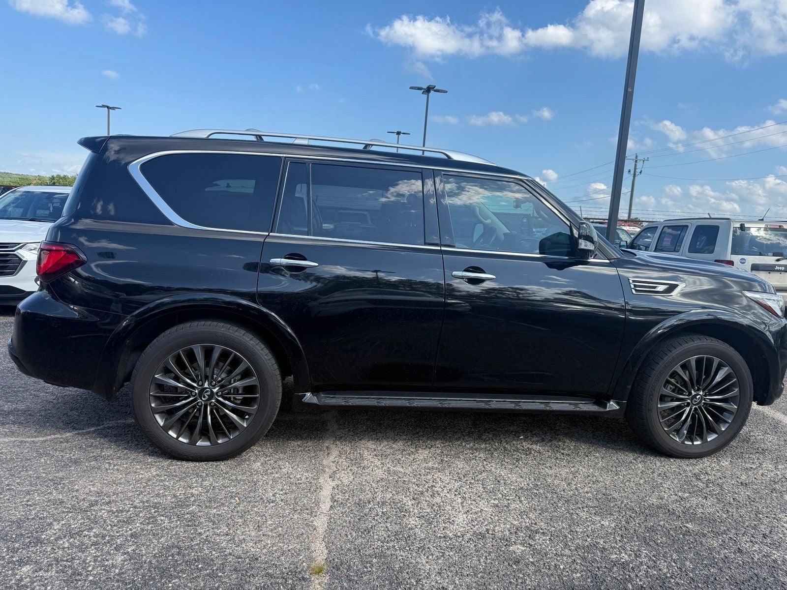 2021 INFINITI QX80 Premium Select